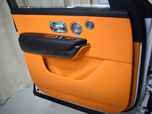 New 2026 Rolls-Royce Cullinan Black Badge image 38