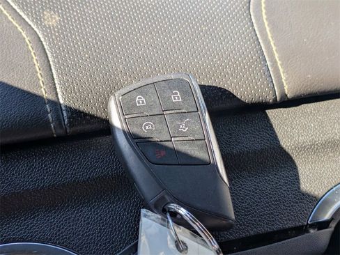 Used 2022 GMC Yukon SLT w/ SLT Premium Package image 25