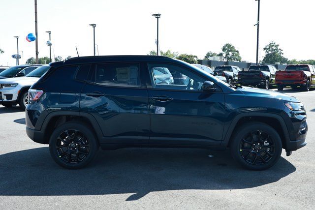 New 2026 Jeep Compass Latitude AWD/4WD image 4