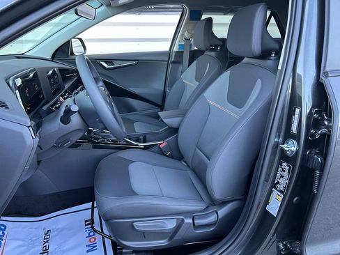 New 2026 Kia Niro LX FWD image 11