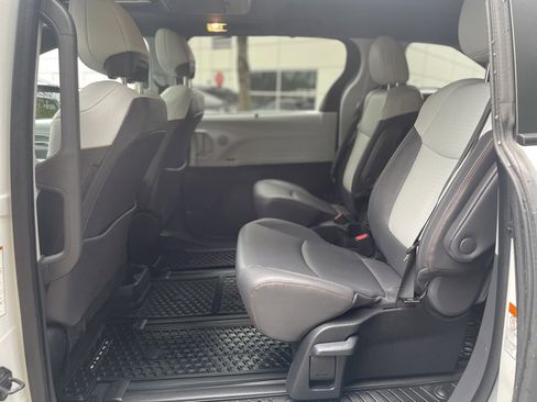 Used 2023 Toyota Sienna XSE image 16