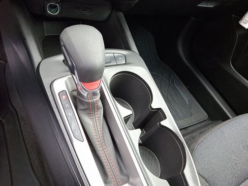 Certified 2025 Chevrolet Trax RS w/ Sunroof Package image 15