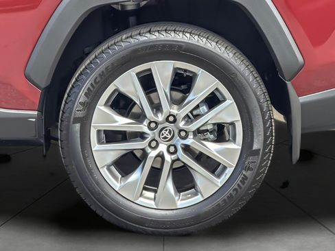 Certified 2025 Toyota RAV4 XLE Premium AWD/4WD image 25