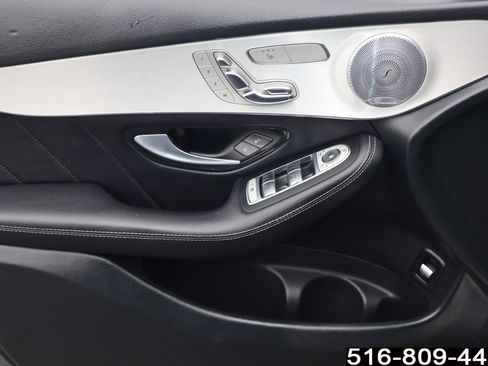 Used 2019 Mercedes-Benz GLC 300 4MATIC image 19
