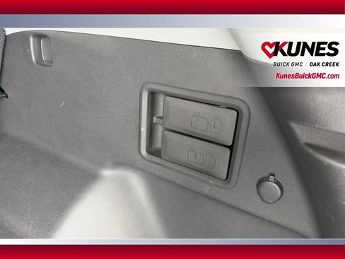 Used 2024 GMC Terrain SLE image 7