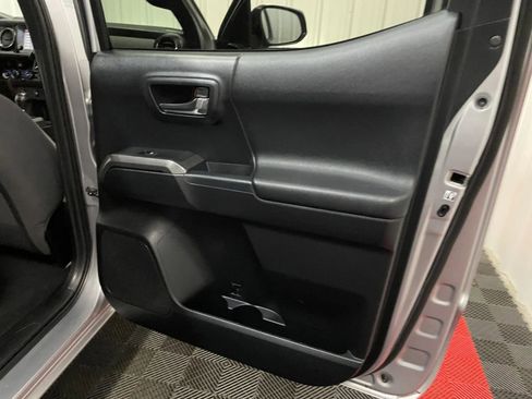 Used 2017 Toyota Tacoma TRD Sport w/ Tow Package (A/T) AWD/4WD image 37