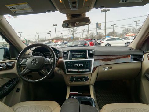 Used 2015 Mercedes-Benz GL 450 4MATIC image 15