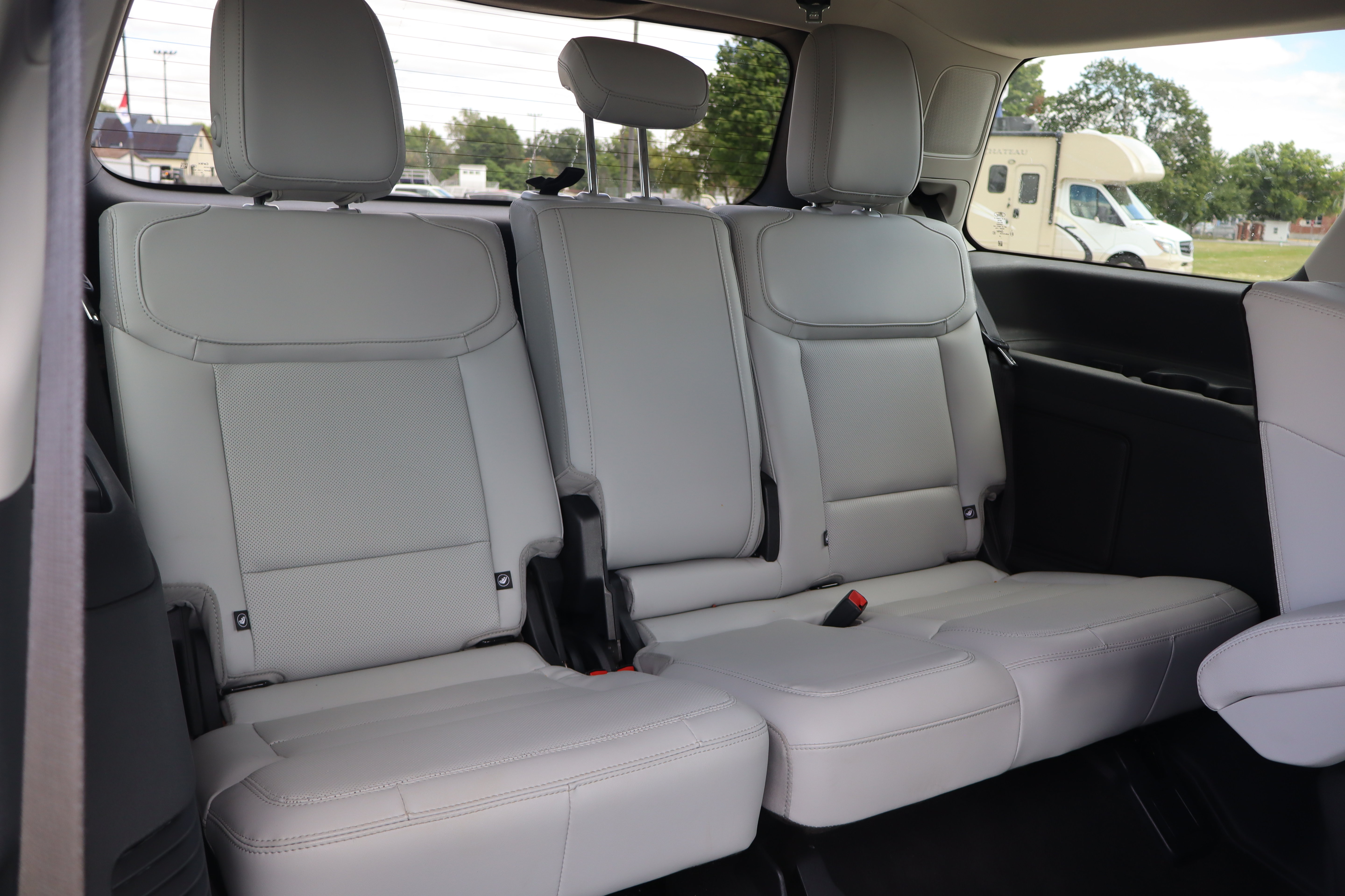 Used 2025 Ford Expedition Platinum AWD/4WD image 13