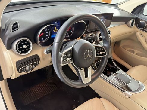 Used 2021 Mercedes-Benz GLC 300 image 4