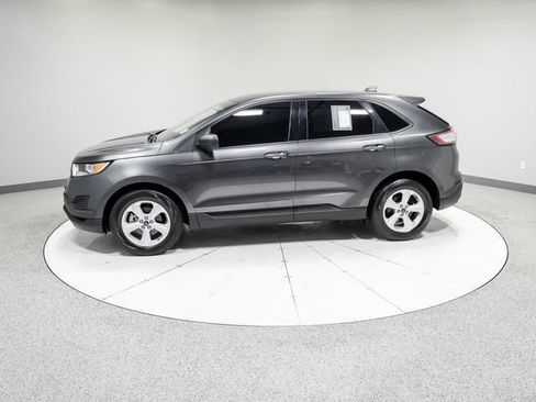 Used 2018 Ford Edge SE FWD image 29