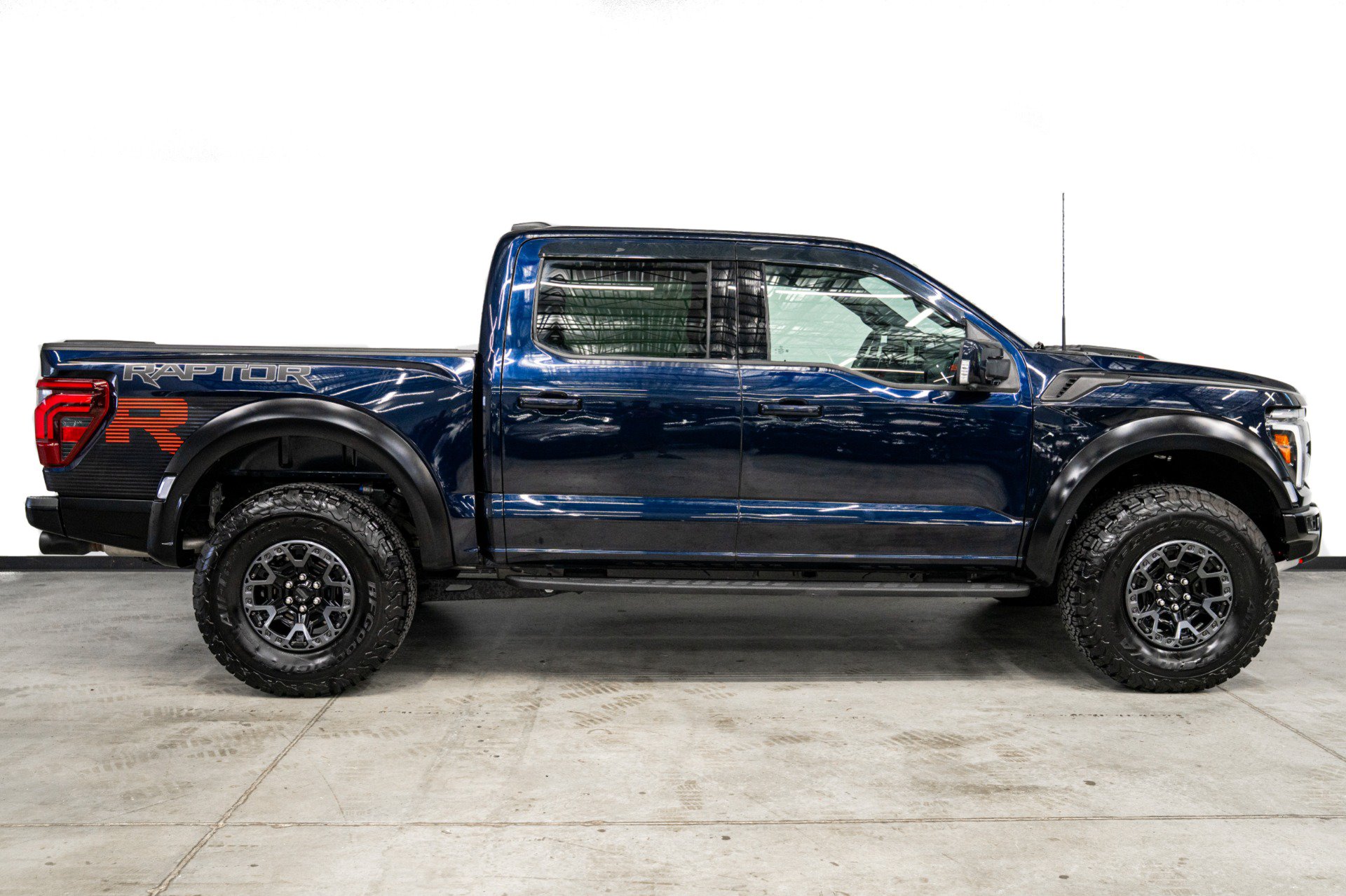 Used 2025 Ford F150 Raptor w/ Equipment Group 803A Raptor R AWD/4WD image 51