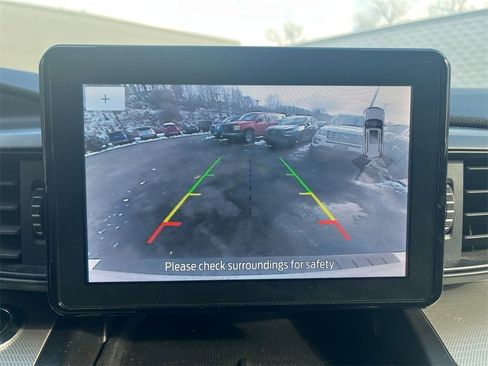 Used 2020 Ford Explorer XLT image 18