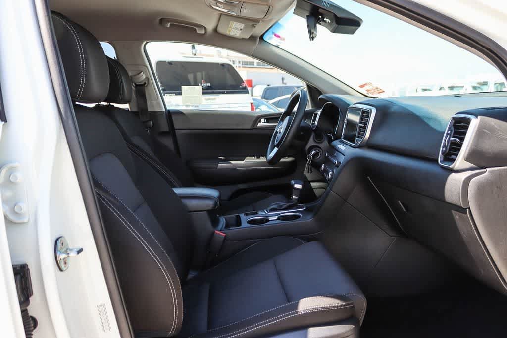 Used 2021 Kia Sportage LX AWD/4WD image 16