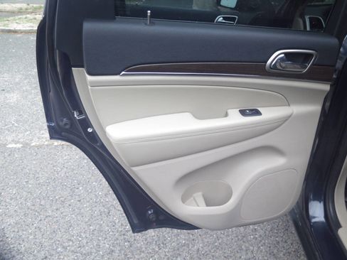 Used 2015 Jeep Grand Cherokee Limited w/ Trailer Tow Group IV image 20