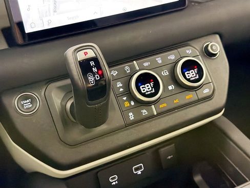 Certified 2023 Land Rover Defender 110 X-Dynamic SE AWD/4WD image 16