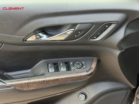 Used 2023 GMC Acadia Denali w/ Denali Technology Package AWD/4WD image 19