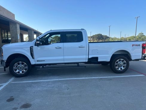 Used 2024 Ford F350 Lariat w/ Lariat Ultimate Package AWD/4WD image 2