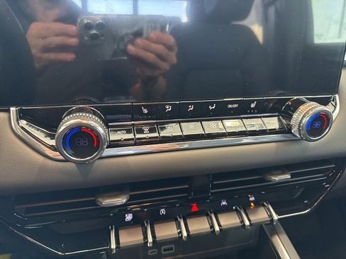 New 2026 GMC Canyon Elevation w/ Convenience Package image 40