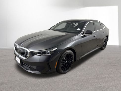 Used 2025 BMW 530i xDrive image 24