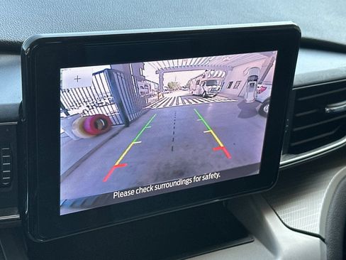 Used 2023 Ford Explorer XLT w/ Equipment Group 202A RWD image 20