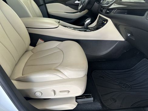 Used 2020 Buick Envision Essence image 37