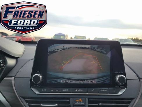Used 2024 Nissan Altima 2.5 SV FWD image 21