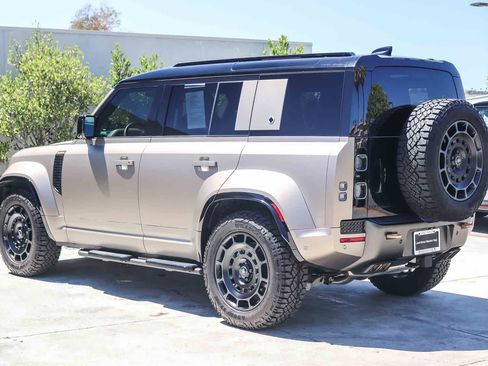 Certified 2025 Land Rover Defender 110 AWD/4WD image 4