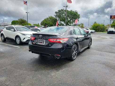 Used 2019 Toyota Camry SE image 11