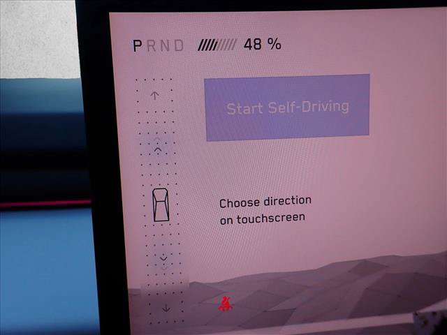 Used 2024 Tesla Cybertruck AWD Crew Cab image 21
