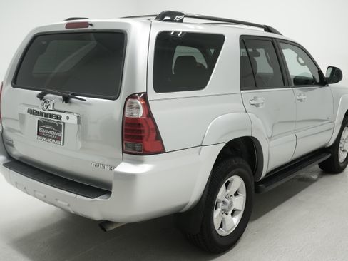 Used 2006 Toyota 4Runner SR5 RWD image 4