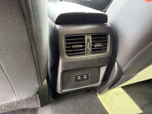 Certified 2024 Nissan Rogue SV FWD image 14