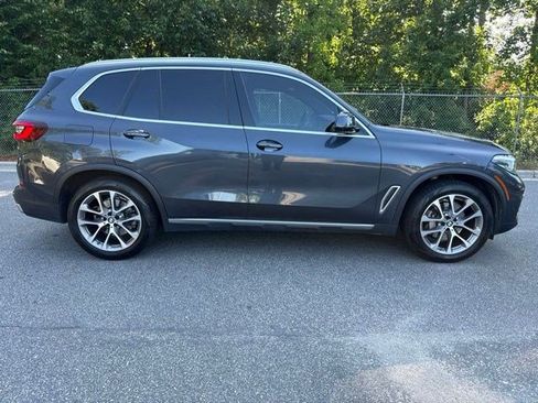 Used 2021 BMW X5 xDrive40i w/ Premium Package AWD/4WD image 4