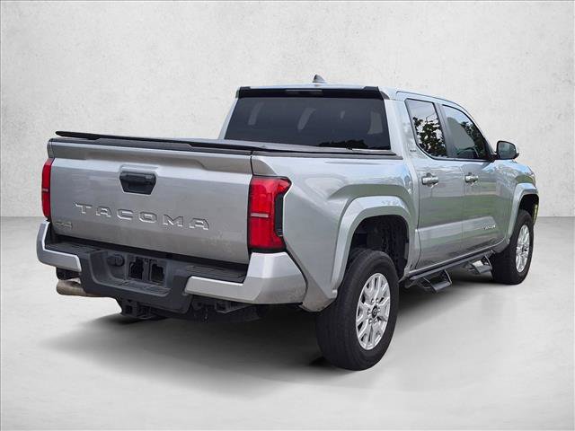 Used 2025 Toyota Tacoma SR5 AWD/4WD image 5