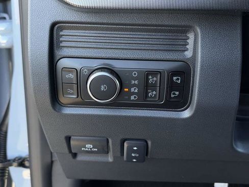 New 2026 Ford F250 Platinum w/ FX4 Off-Road Package image 24