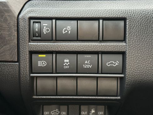 Used 2025 Toyota Tacoma Limited image 26