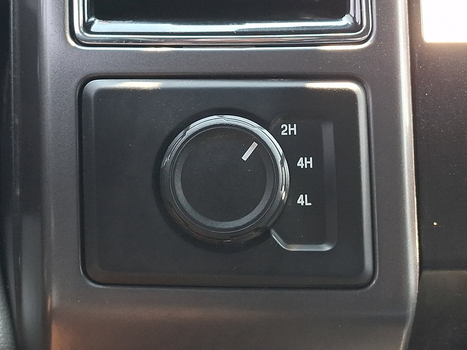 Used 2020 Ford F150 XLT w/ Equipment Group 302A Luxury AWD/4WD image 23