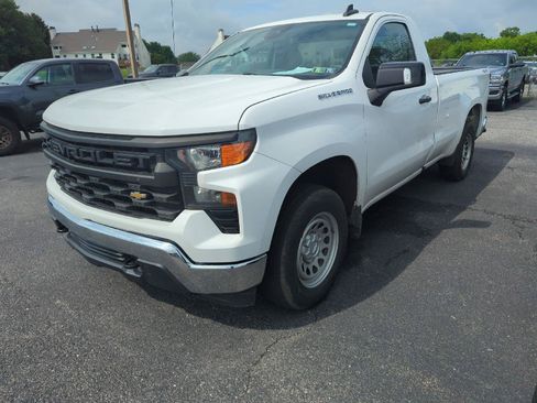 Used 2022 Chevrolet Silverado 1500 W/T w/ WT Value Package AWD/4WD image 2