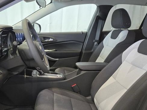 New 2026 Chevrolet Trax LS w/ LS Convenience Package FWD image 8