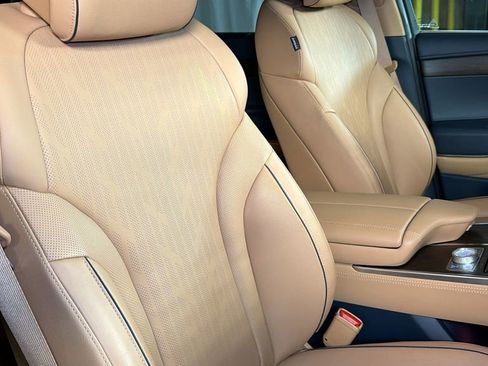 Used 2023 Genesis GV80 2.5T w/ Prestige Package image 12