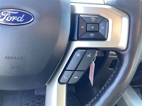 Used 2022 Ford F250 Lariat w/ Chrome Package image 26
