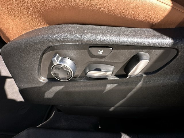Certified 2023 Cadillac XT4 Premium Luxury w/ Driver Assist Package FWD image 20