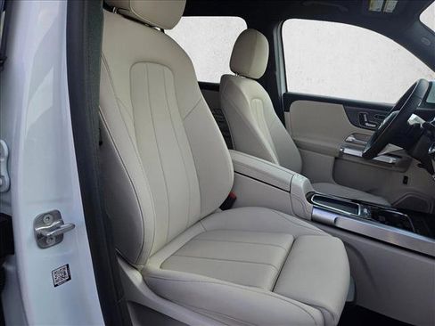 Certified 2025 Mercedes-Benz GLB 250 image 23