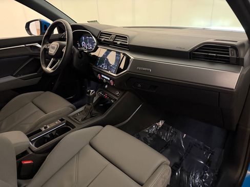 Used 2020 Audi Q3 2.0T Premium Plus AWD/4WD image 32