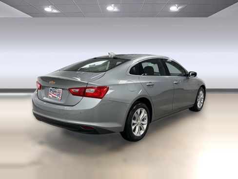 Used 2025 Chevrolet Malibu LT FWD image 8