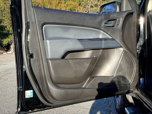 Used 2017 Chevrolet Colorado Z71 image 18