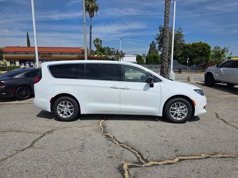 New 2026 Chrysler Voyager LX image 3