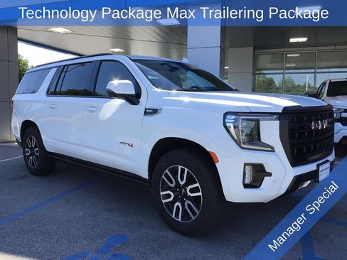 Used 2023 GMC Yukon XL AT4 w/ AT4 Premium Plus Package AWD/4WD image 5