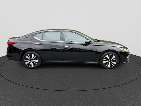 Used 2022 Nissan Altima 2.5 SV FWD image 9
