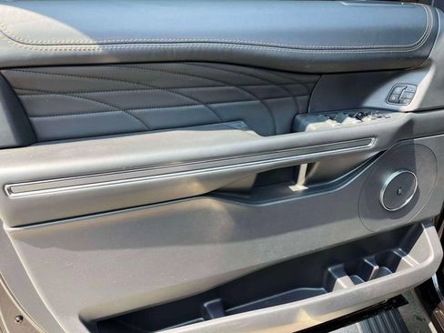 Used 2024 Ford Expedition Max Platinum AWD/4WD image 27