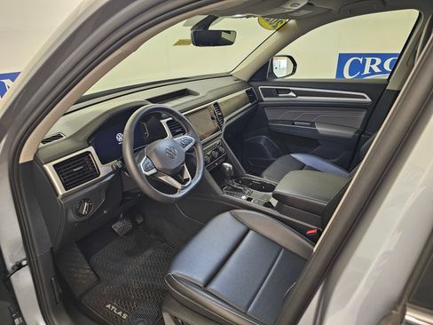 Used 2022 Volkswagen Atlas SE FWD image 3